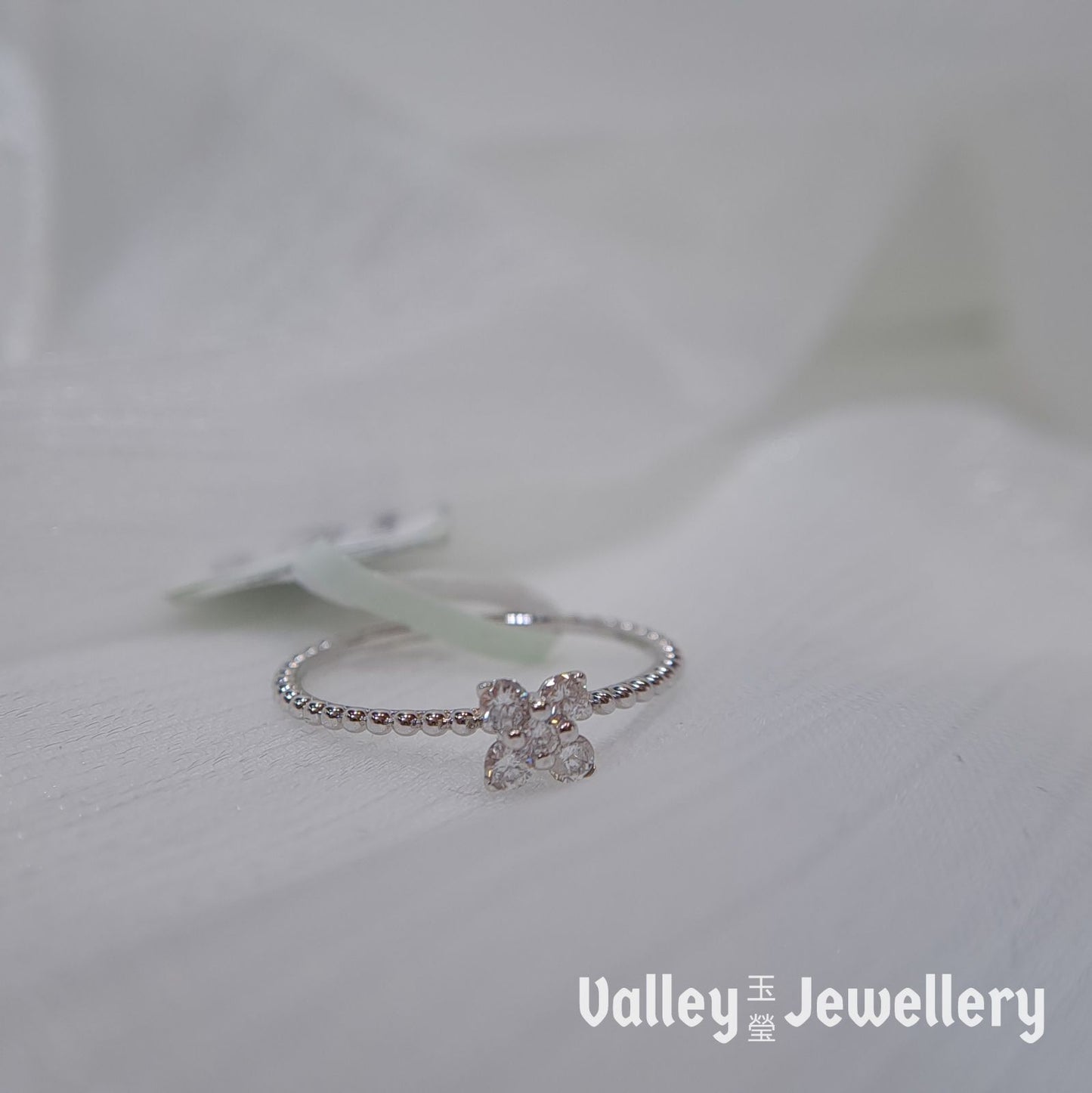 18K Diamond Ring