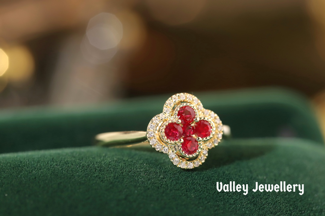 18K lucky four-leaf clover ๐ ruby ring