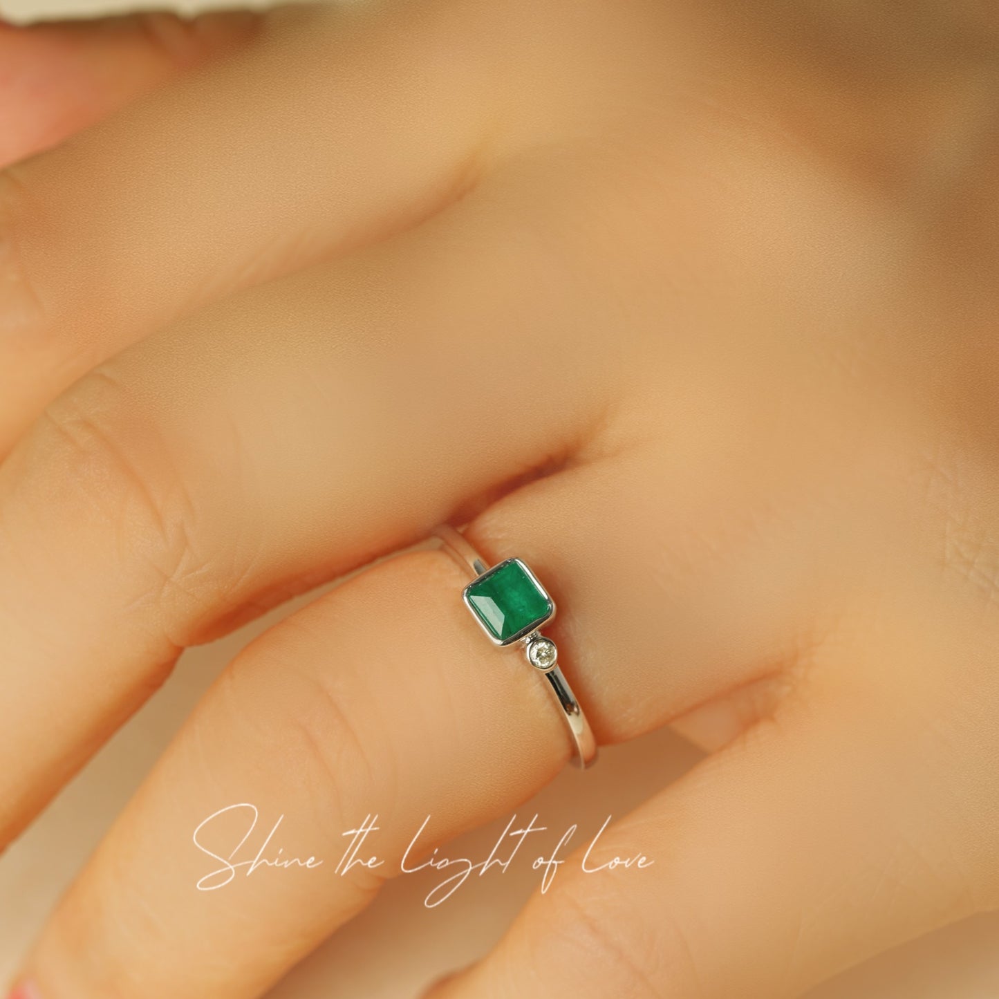 18k Square Emerald Diamond Ring