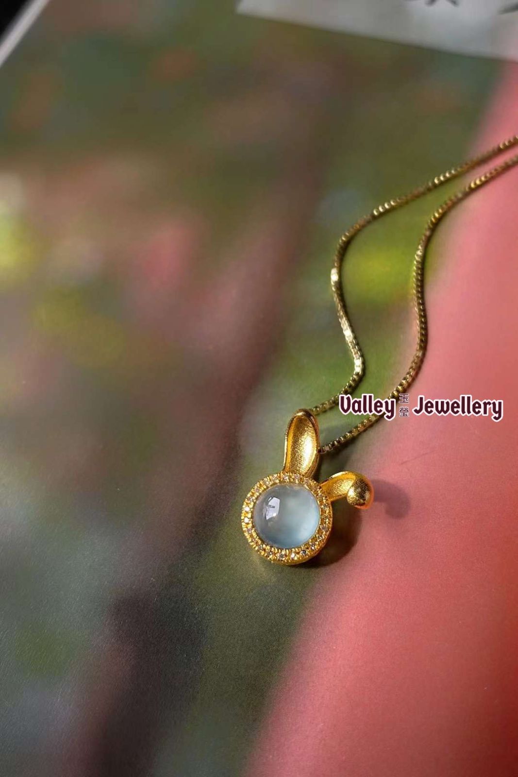 18K Gold Rabbit Jadeite Pendant