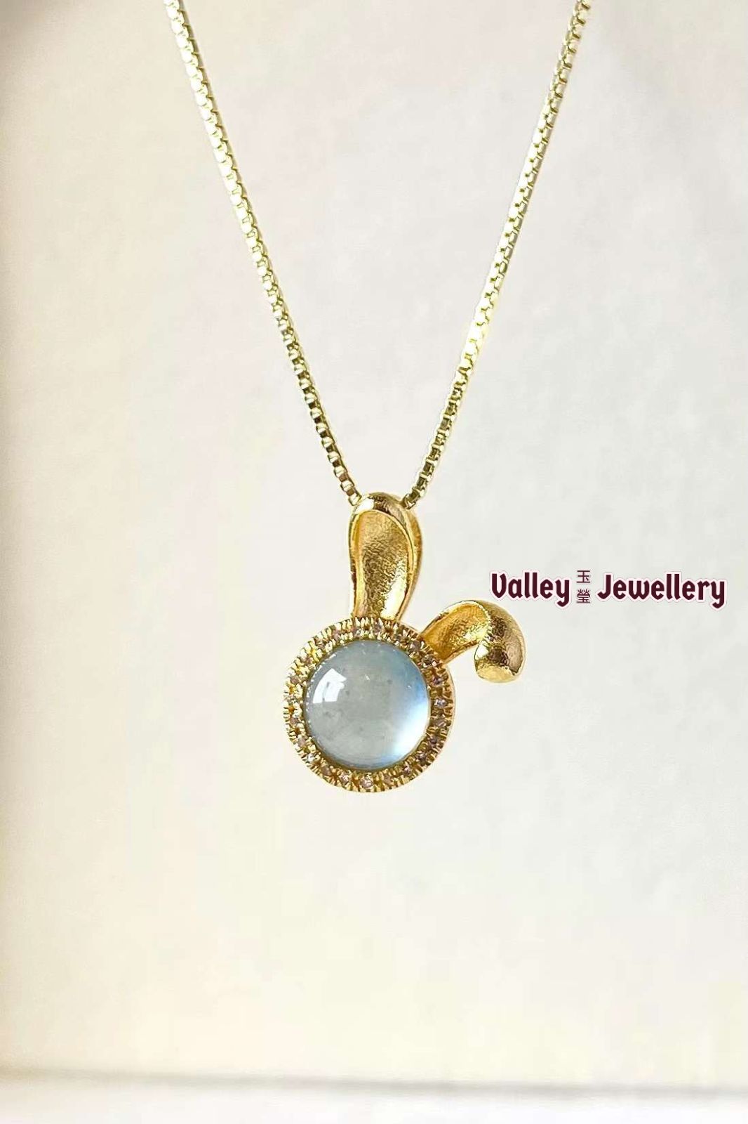 18K Gold Rabbit Jadeite Pendant