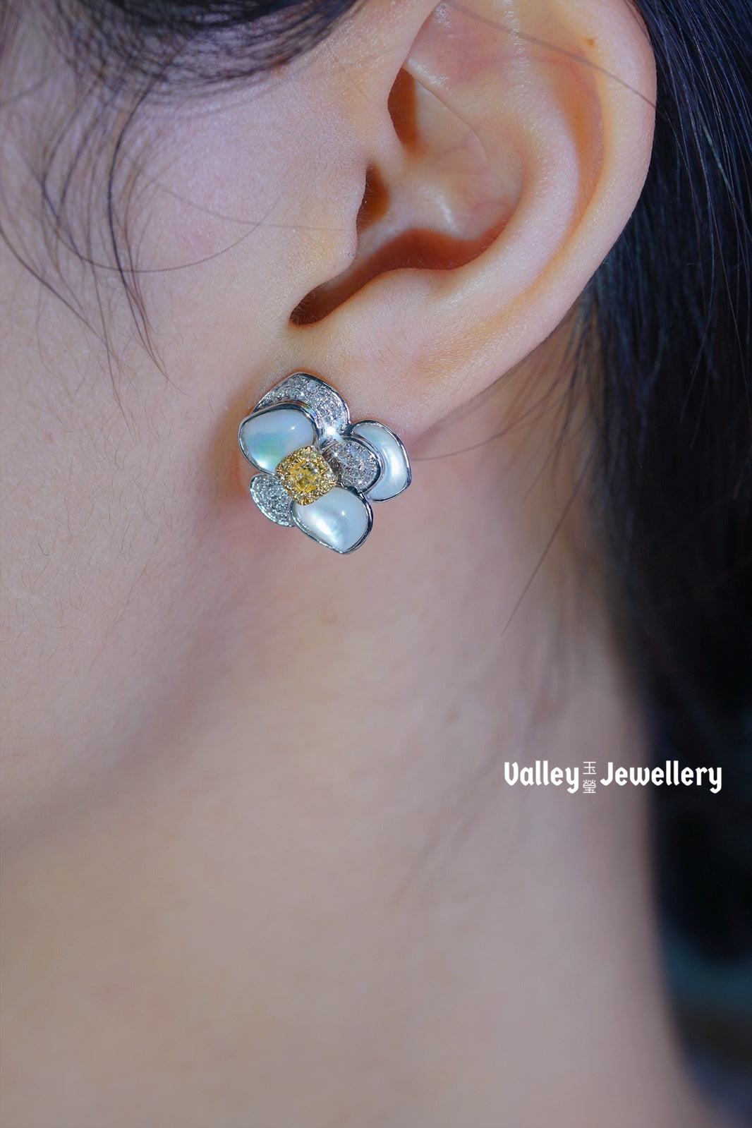 18K Mother of Pearl with Yellow Diamond Flower Earrings