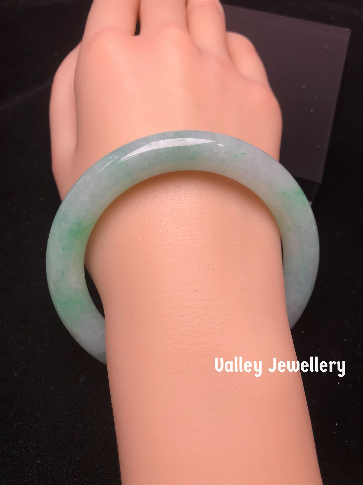 Natural Jadeite Bangle