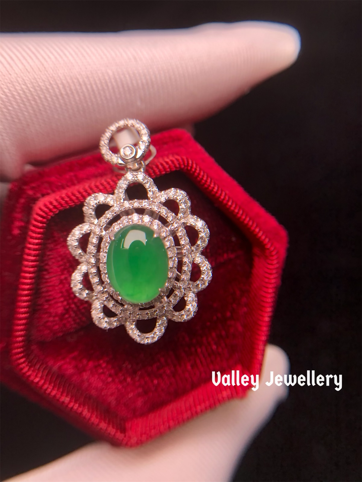 18K Natural Jadeite Pendant with diamonds