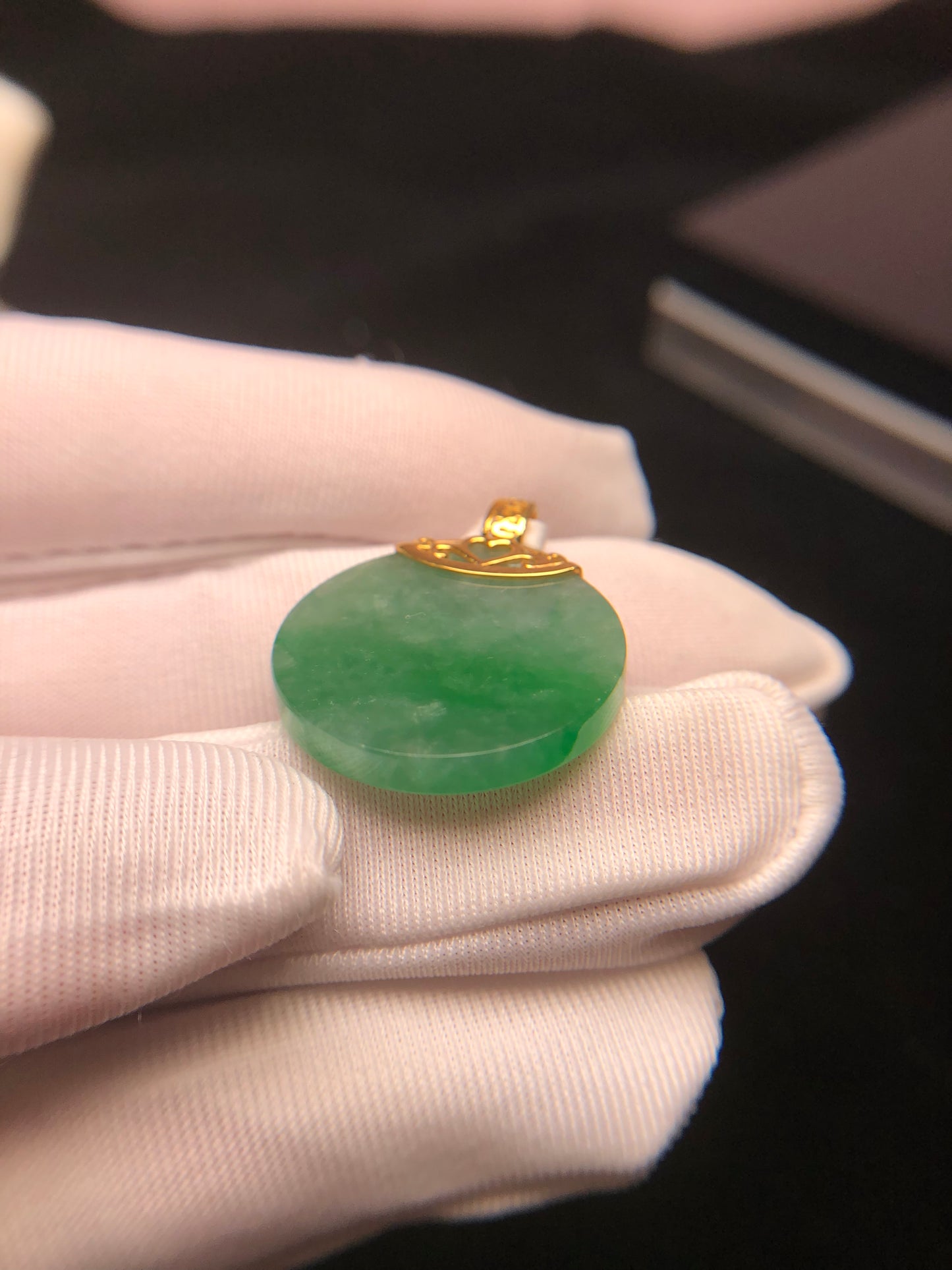 18K Gold Jadeite Pendant with diamonds