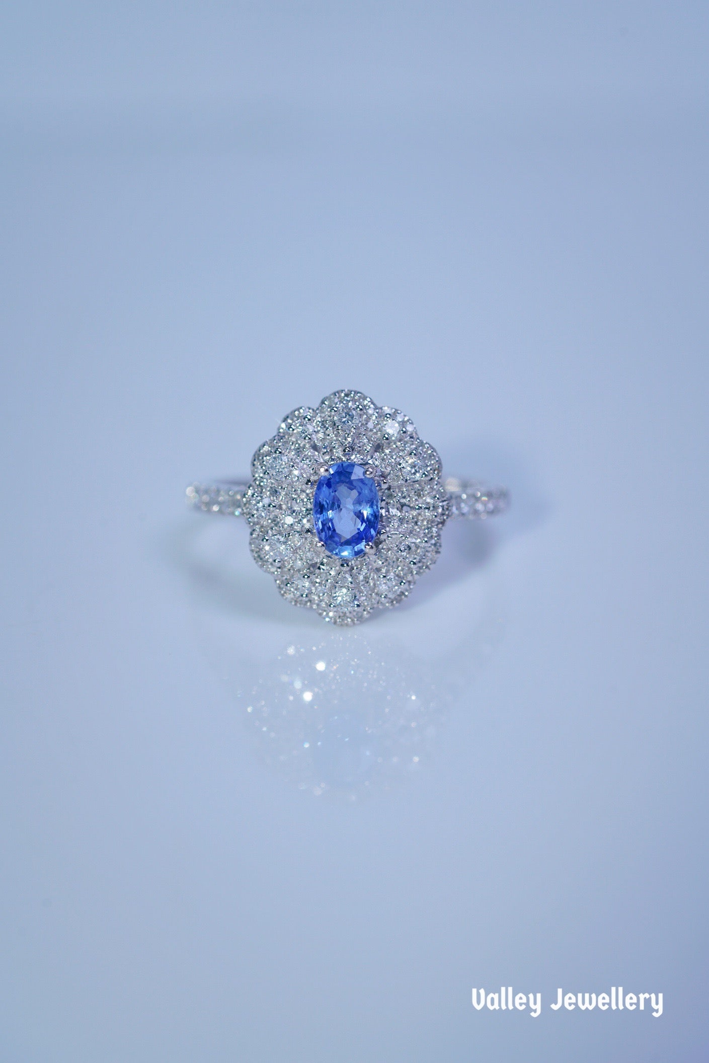 18K Sapphire ring