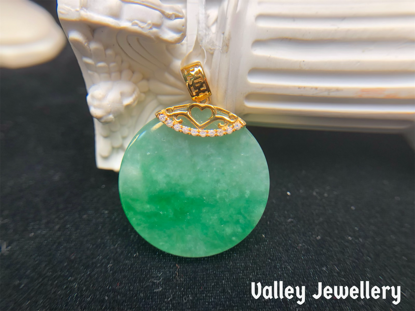 18K Gold Jadeite Pendant with diamonds