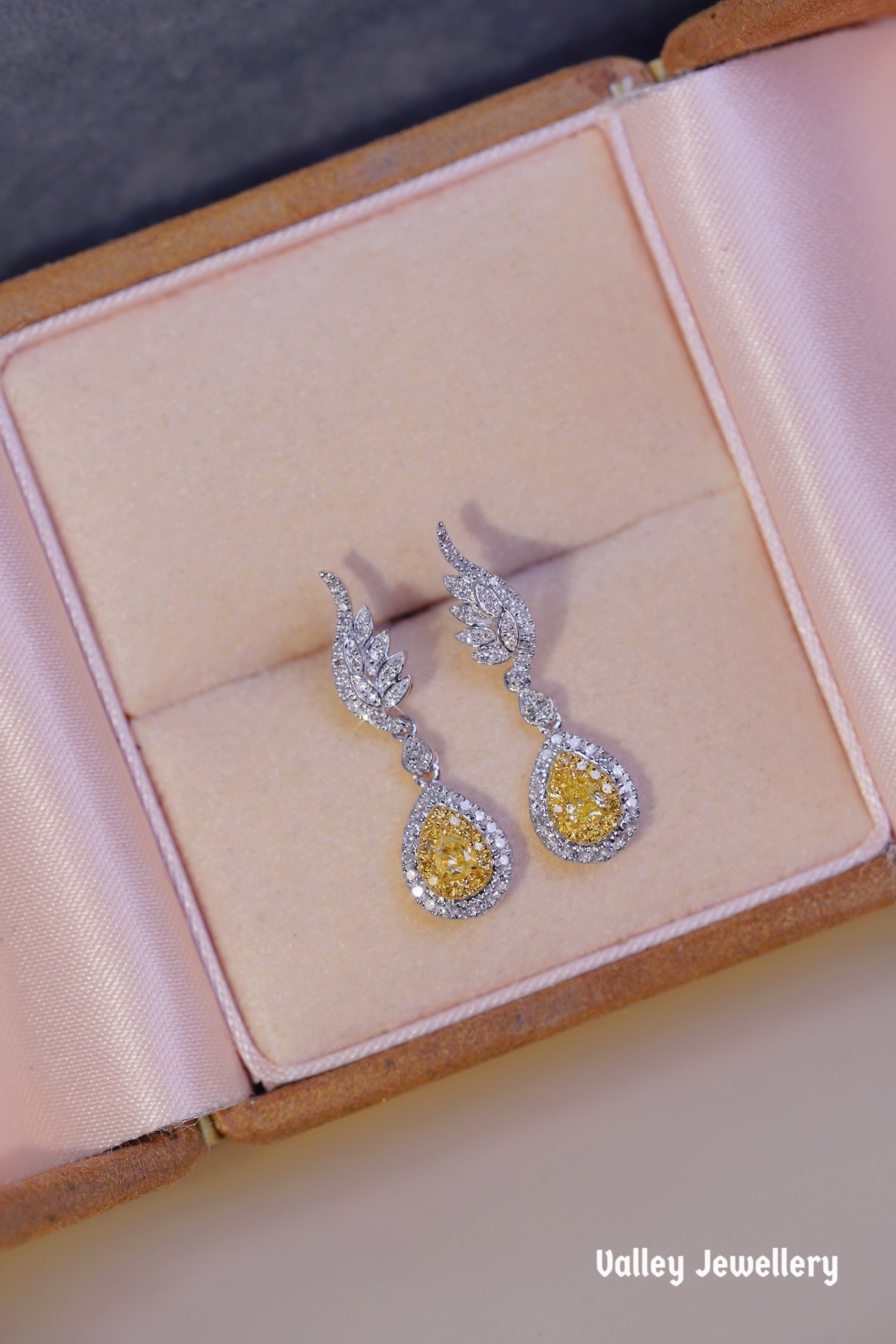 0.60ct 18K Yellow diamond earrings