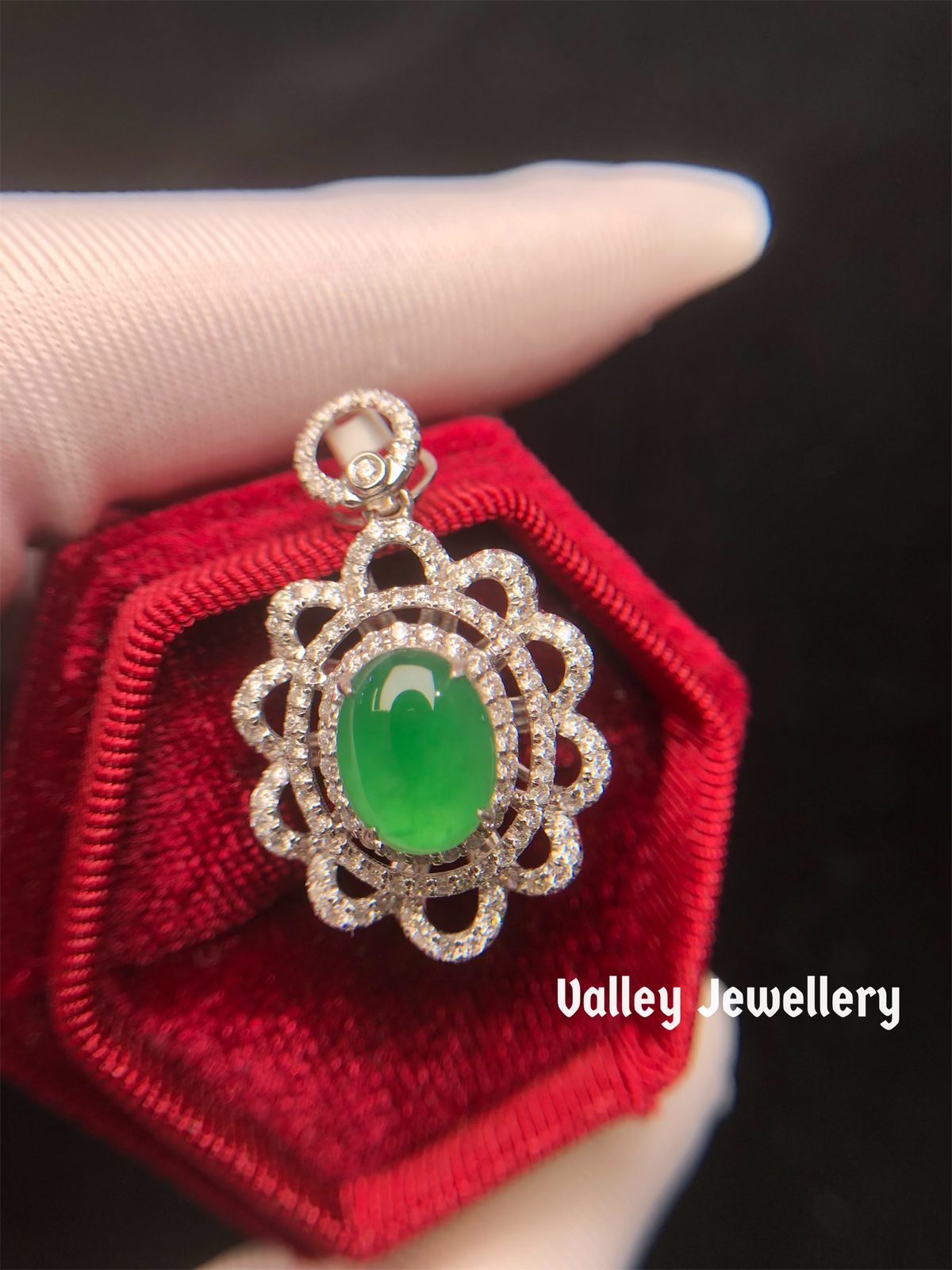 18K Natural Jadeite Pendant with diamonds