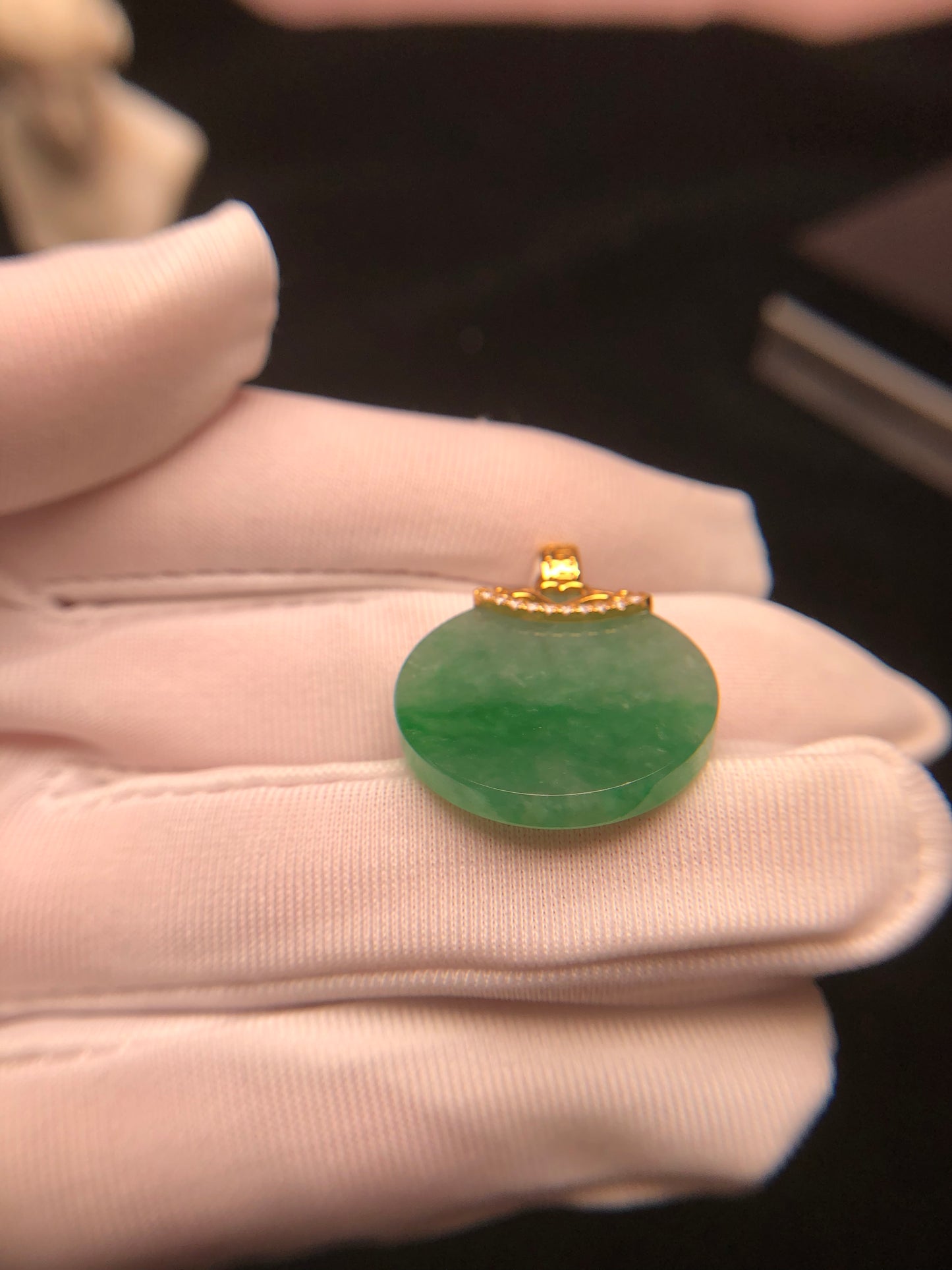 18K Gold Jadeite Pendant with diamonds