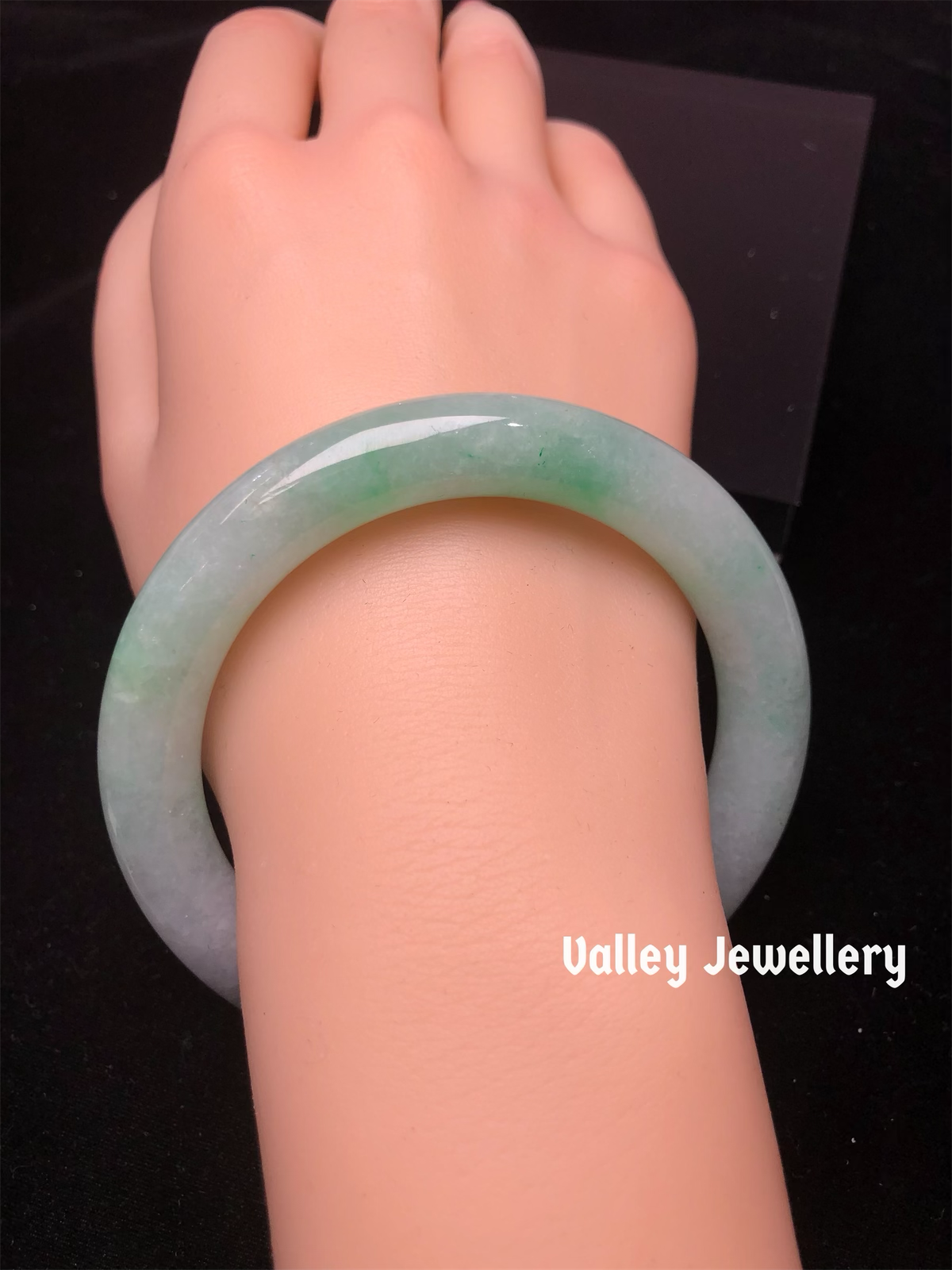 Natural Jadeite Bangle