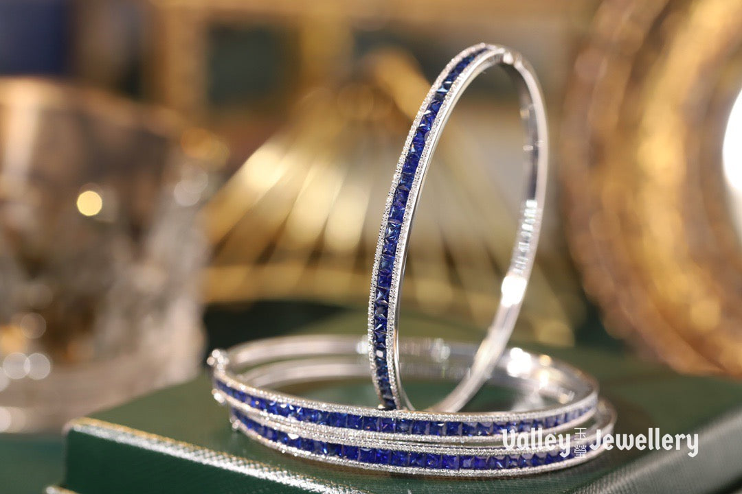 18K Blue Sapphire Bangle