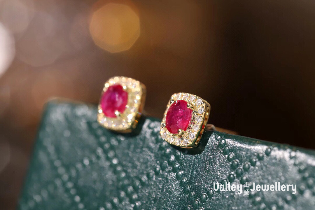 18K ruby stud earrings