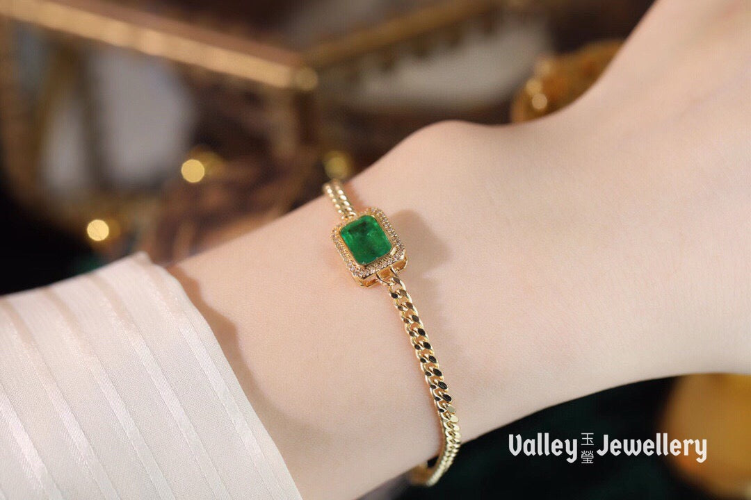 18k gold emerald square bracelet✨