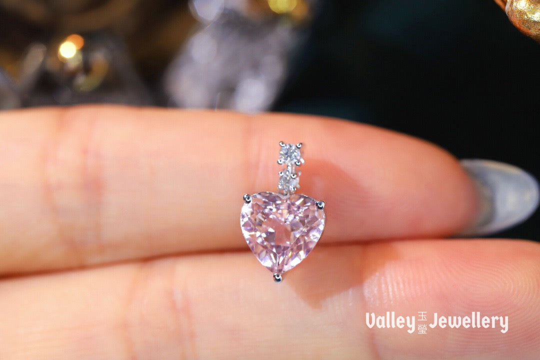 18K Sparkling Heart-shaped Morganite pendant