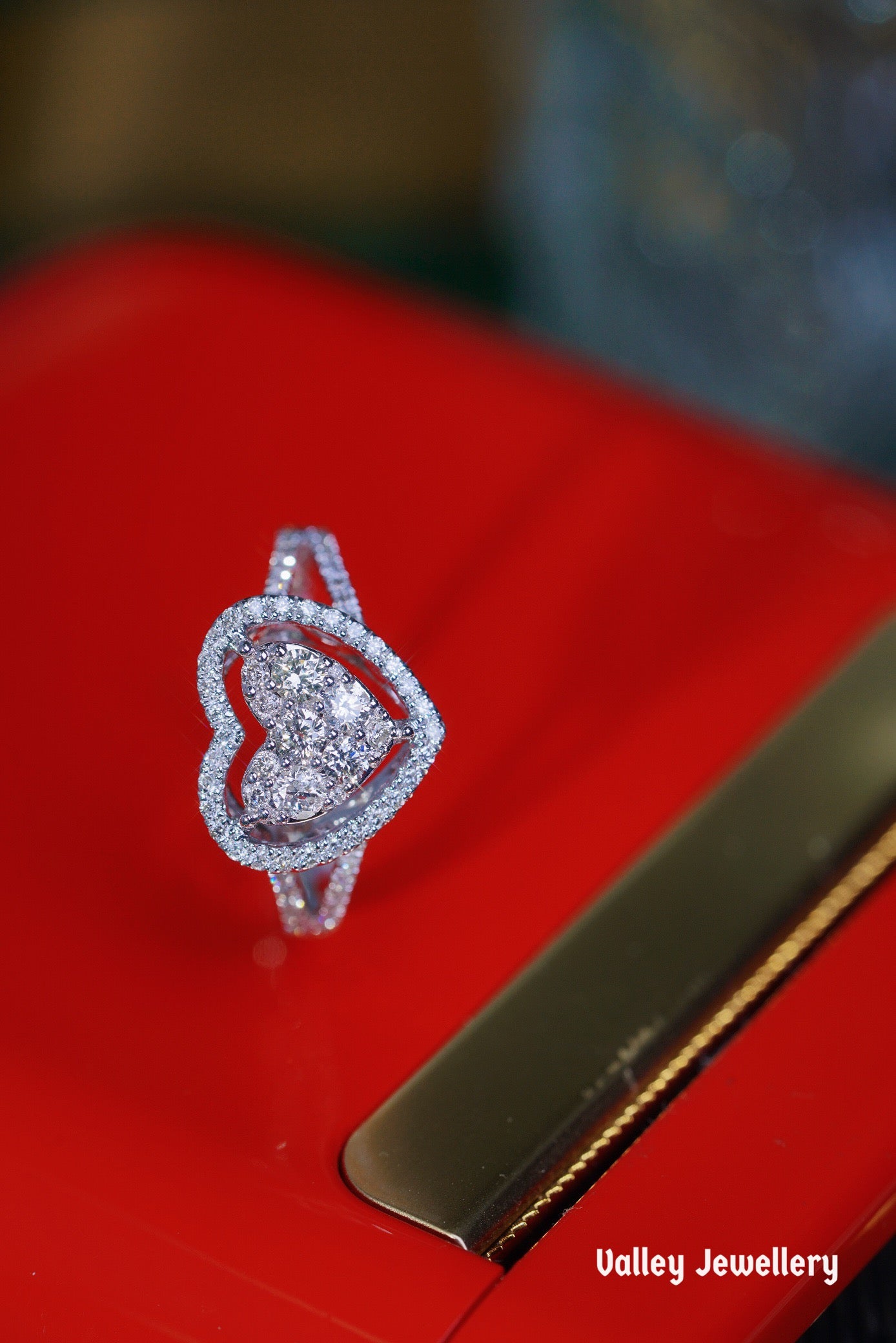 18K Heart Shaped Diamond Ring