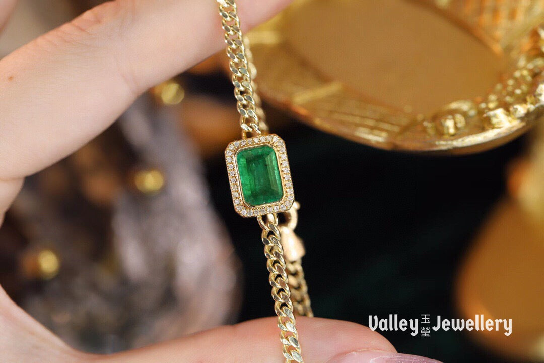 18k gold emerald square bracelet✨