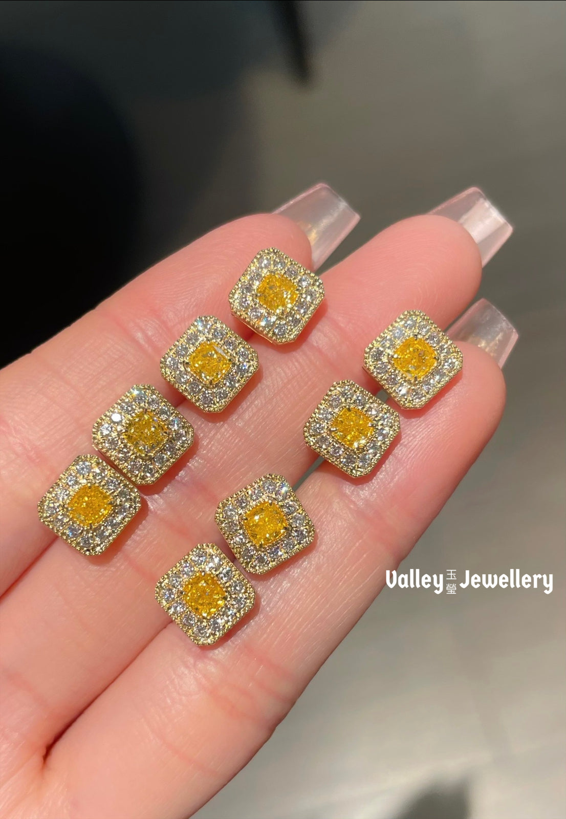 18K Yellow Diamond Jewellery Set