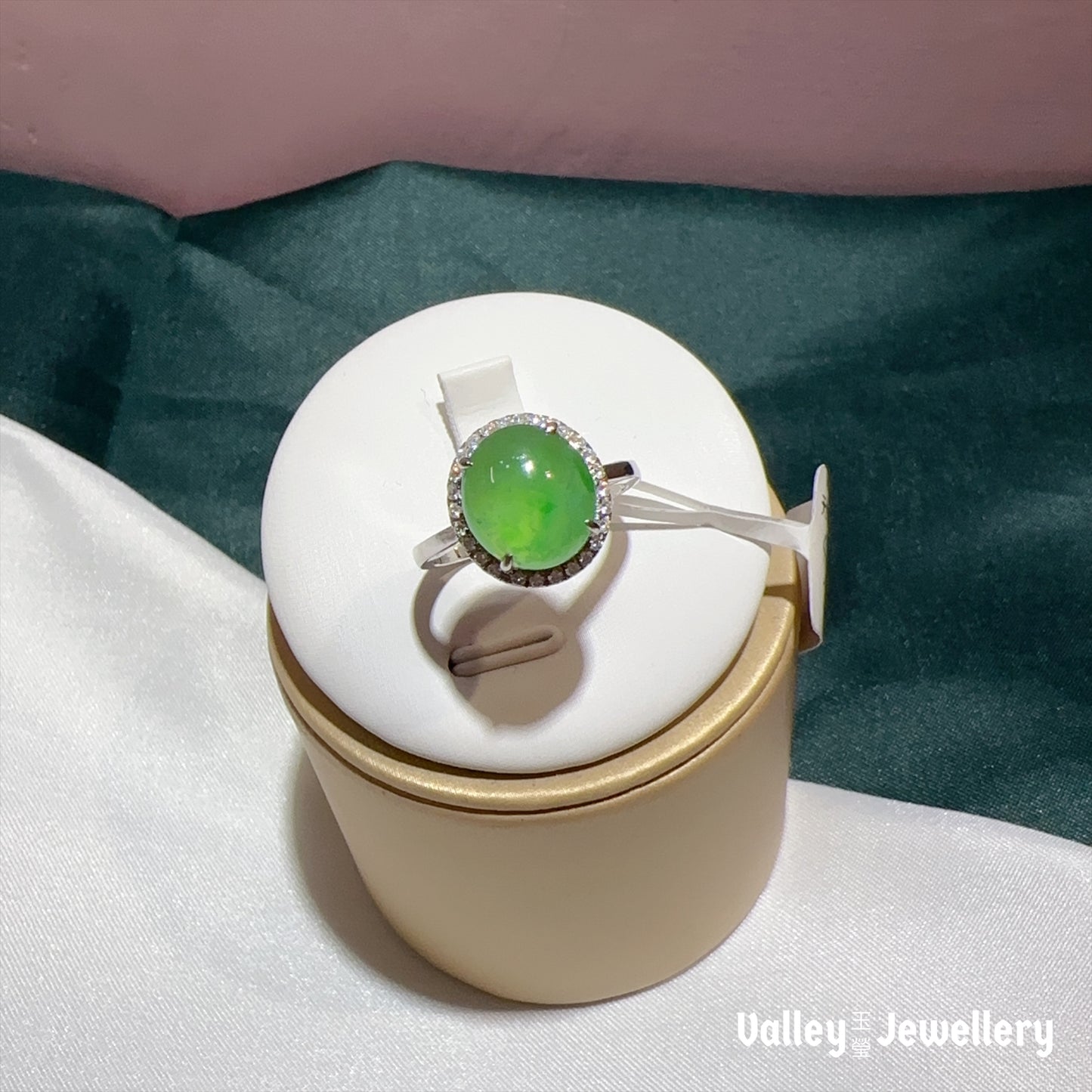 18K Gold Jadeite Ring