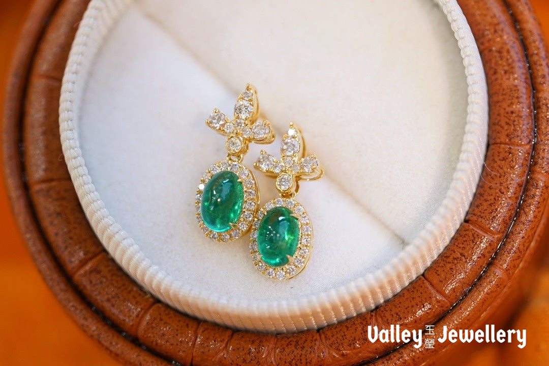 18K Sparkling Emerald Earrings