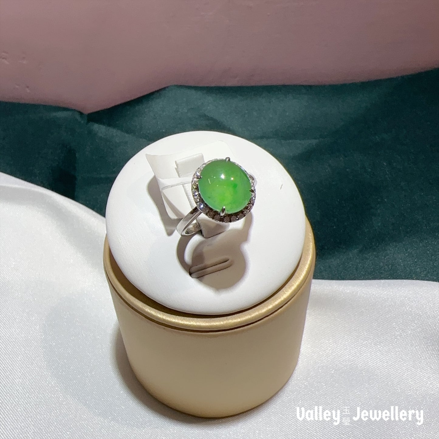 18K Gold Jadeite Ring