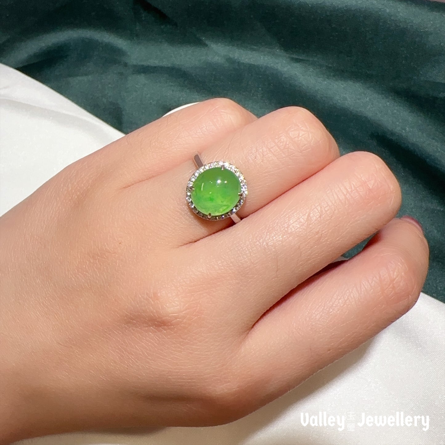 18K Gold Jadeite Ring