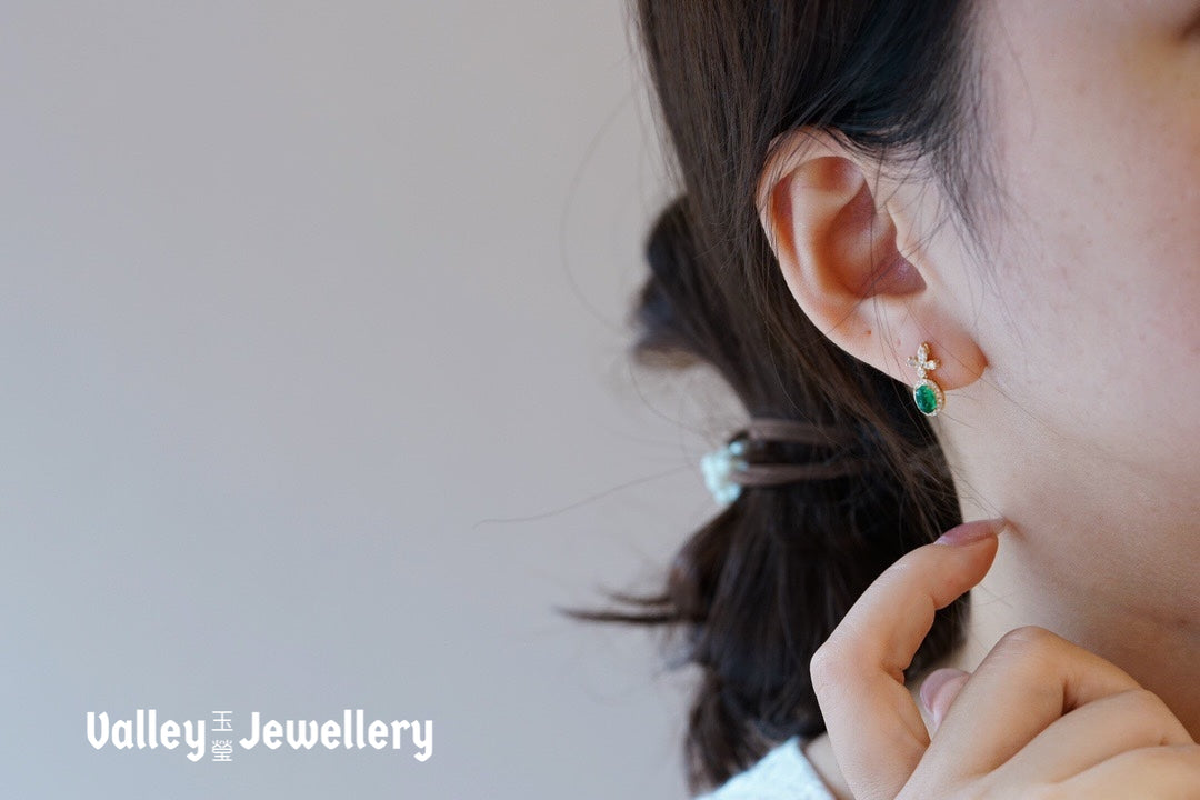 18K Sparkling Emerald Earrings