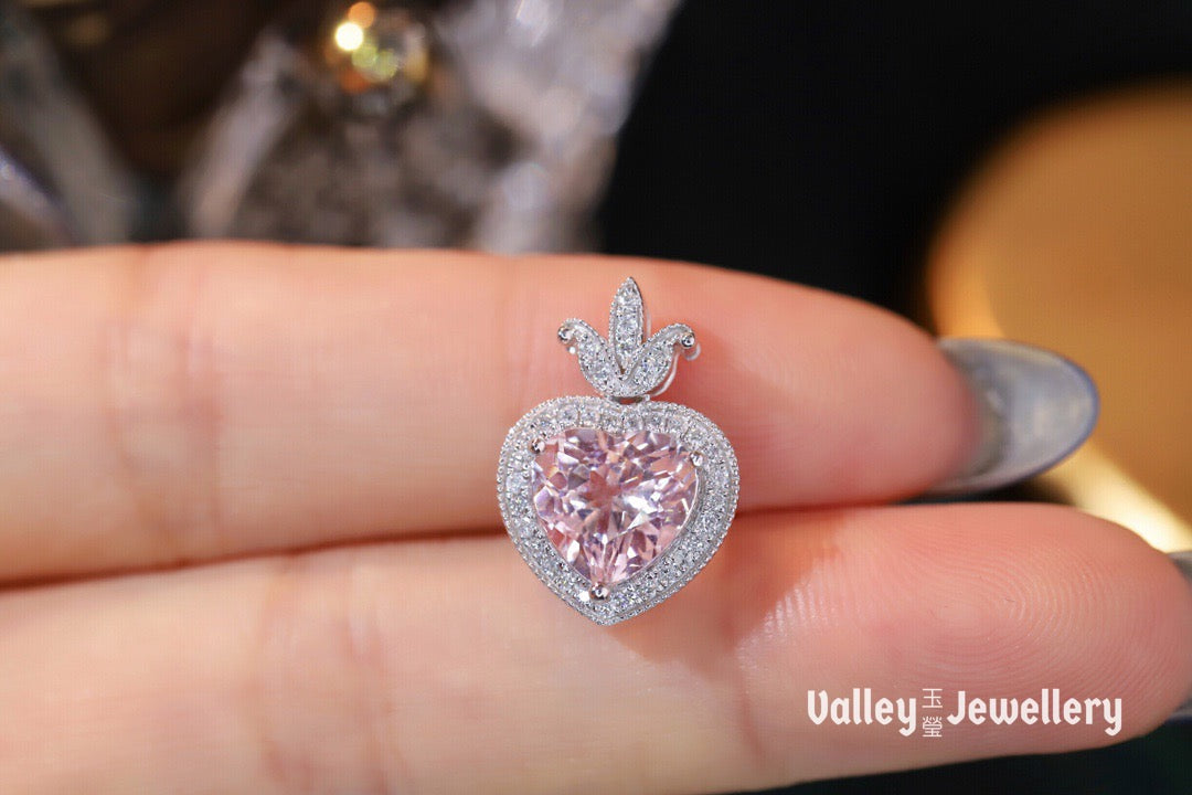 18K Sparkling Heart-shaped Morganite pendant