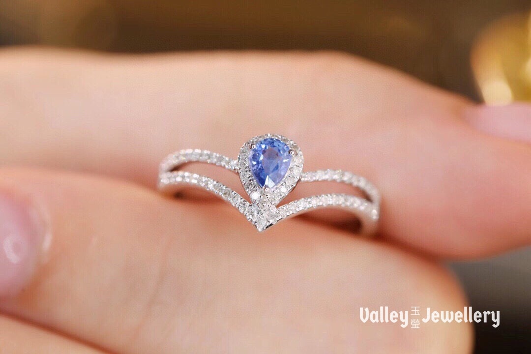 18K Blue Sapphire Ring