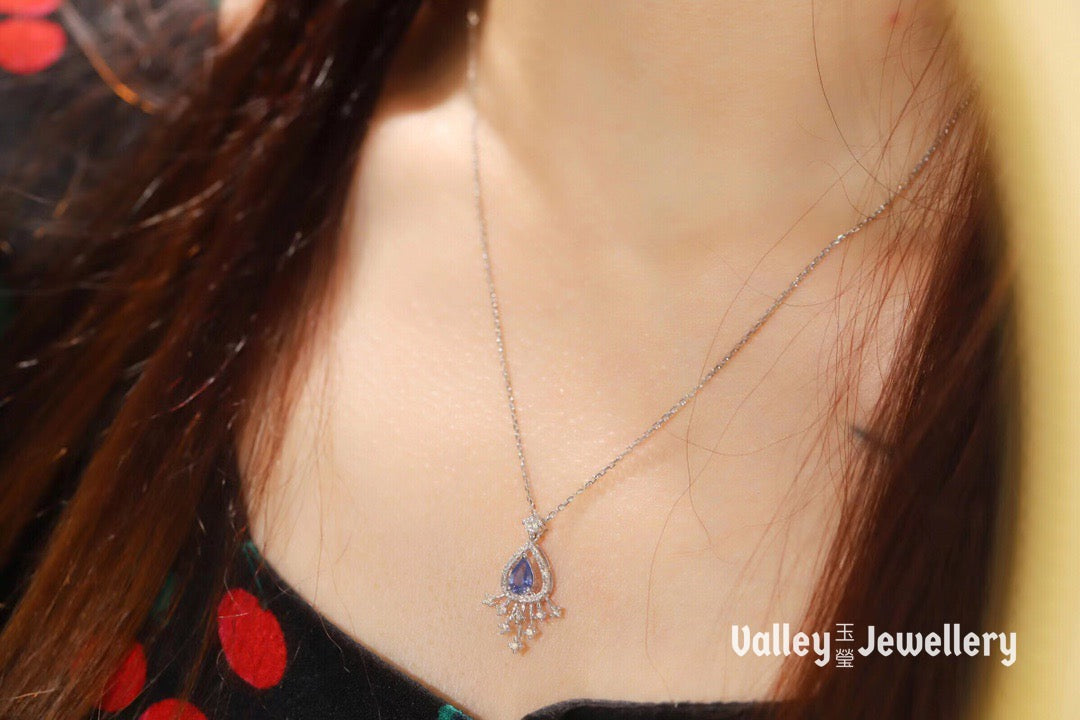 18K Blue Sapphire Necklace