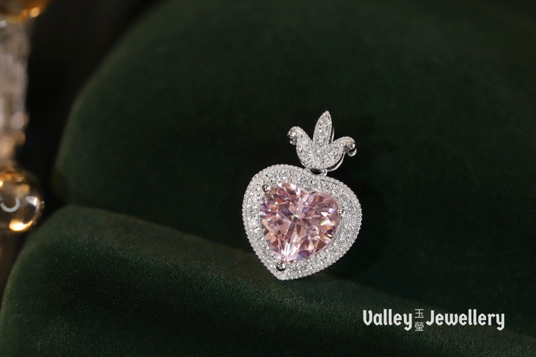 18K Sparkling Heart-shaped Morganite pendant