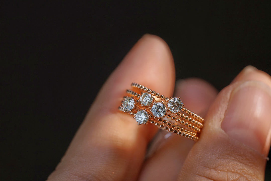 18K Sparkling Diamond Ring