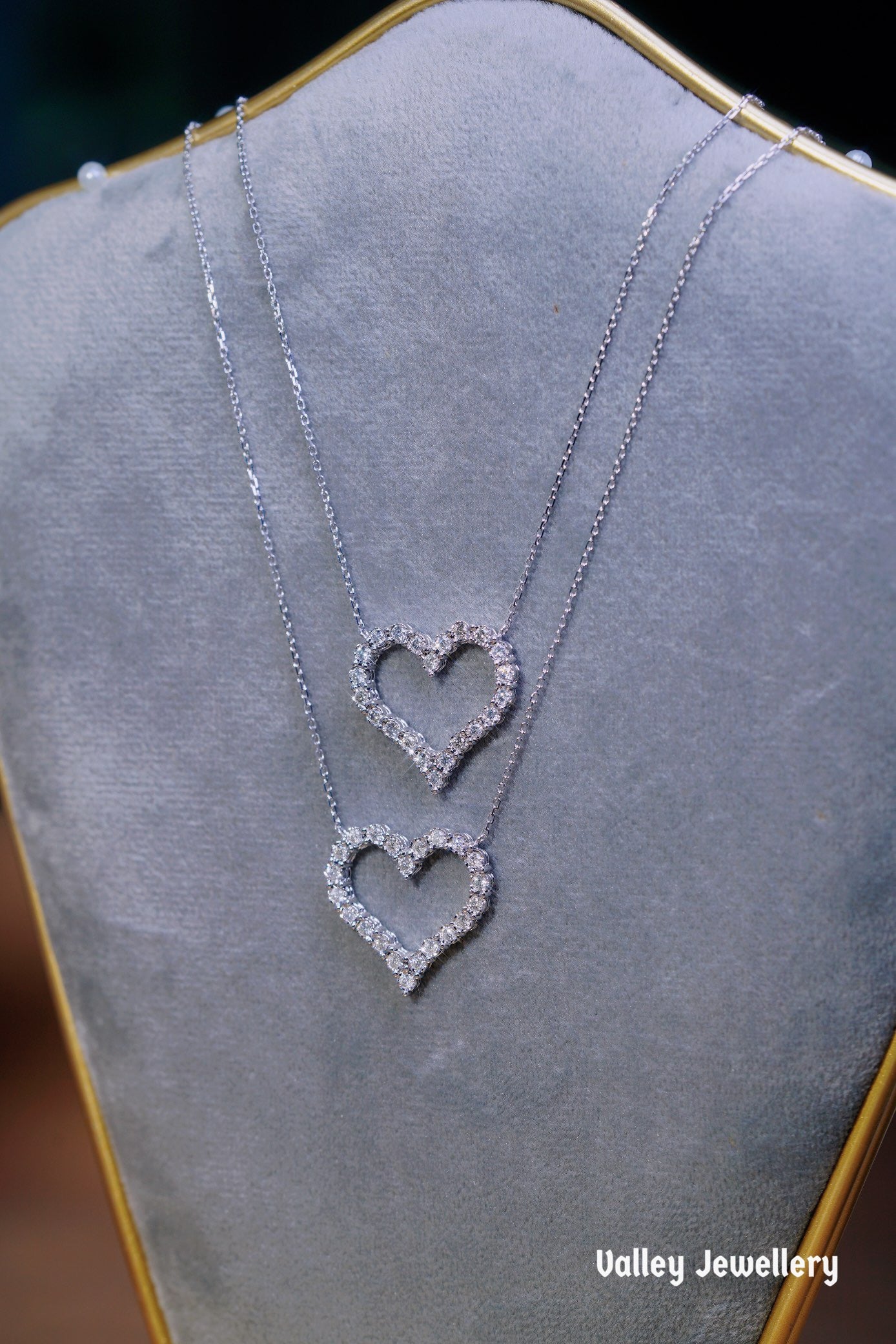 18K Diamonds heart-shaped necklace