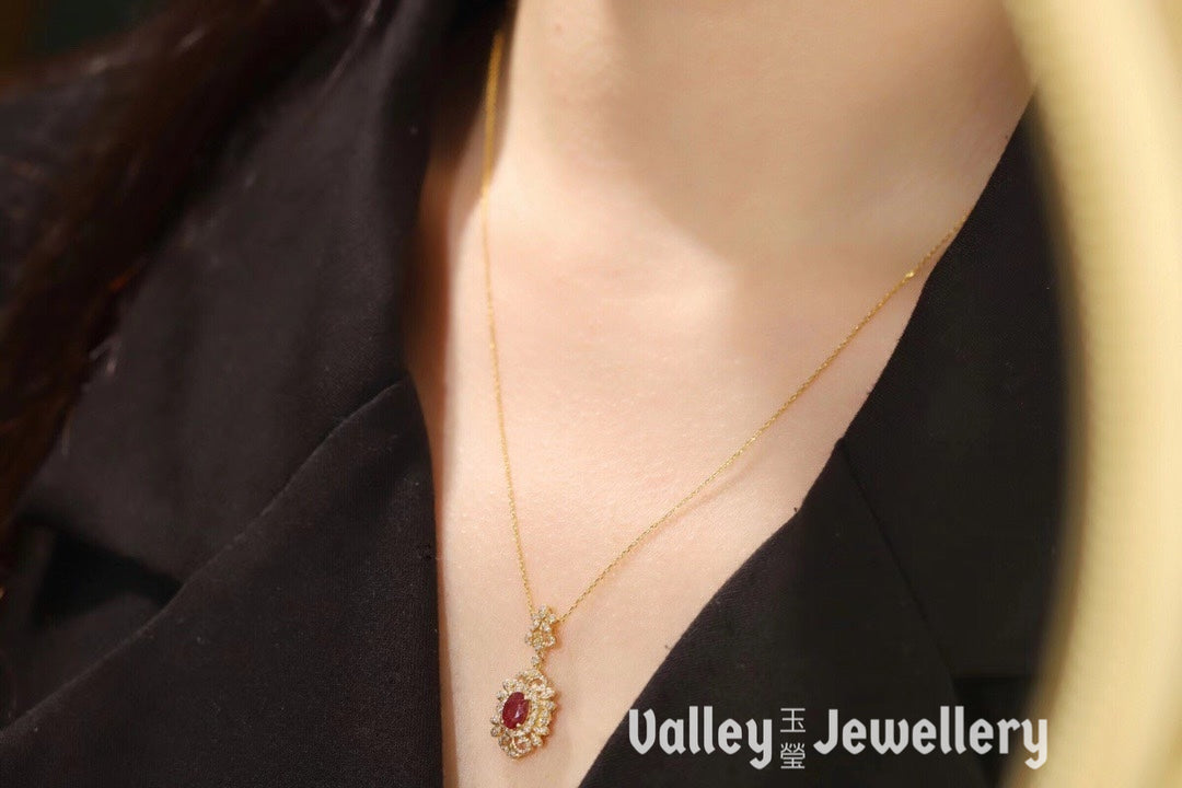 18K Gold Vintage flower ruby necklace