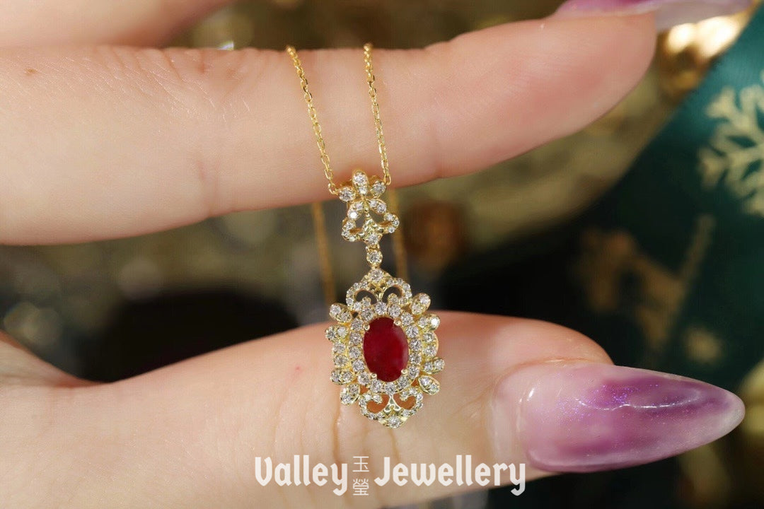 18K Gold Vintage flower ruby necklace