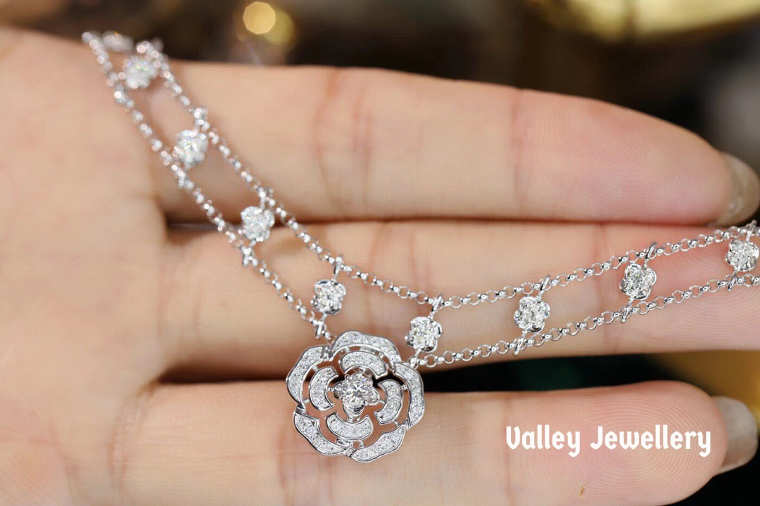 18K Flowers Diamond Necklace