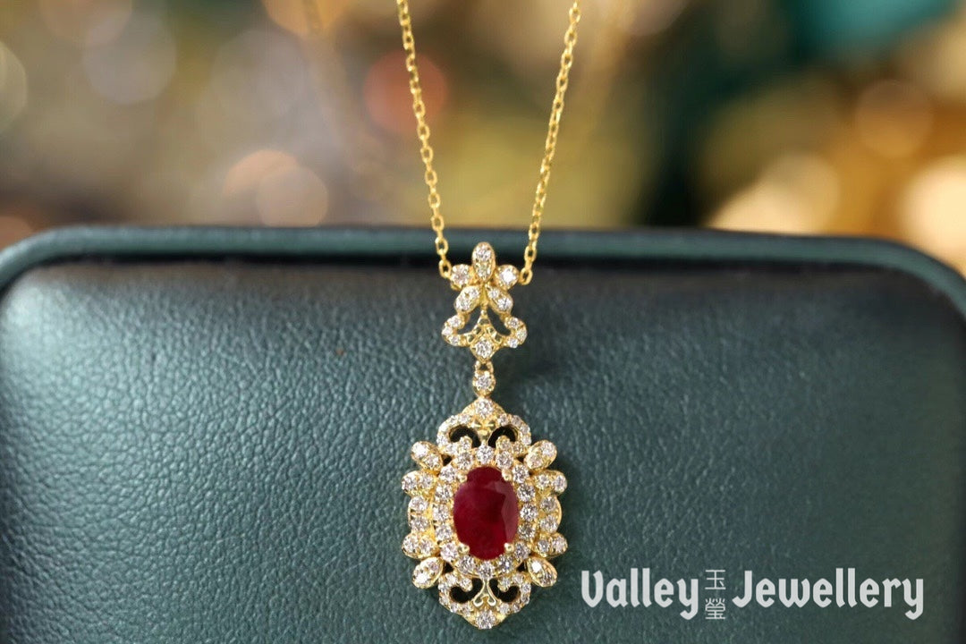 18K Gold Vintage flower ruby necklace