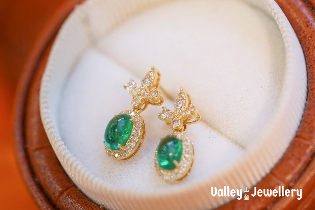 18K Sparkling Emerald Earrings