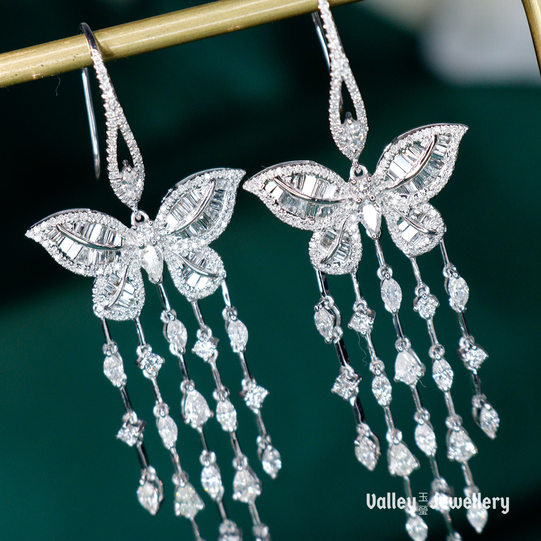 18K Sparkling 3ct Diamond Earrings