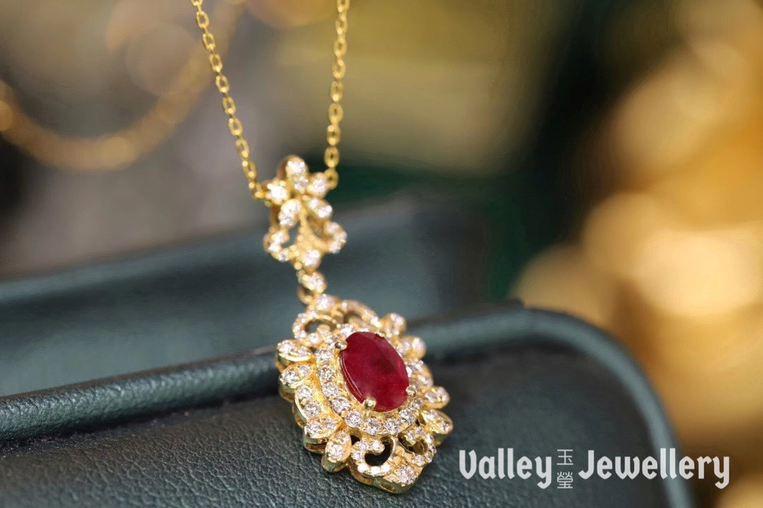 18K Gold Vintage flower ruby necklace