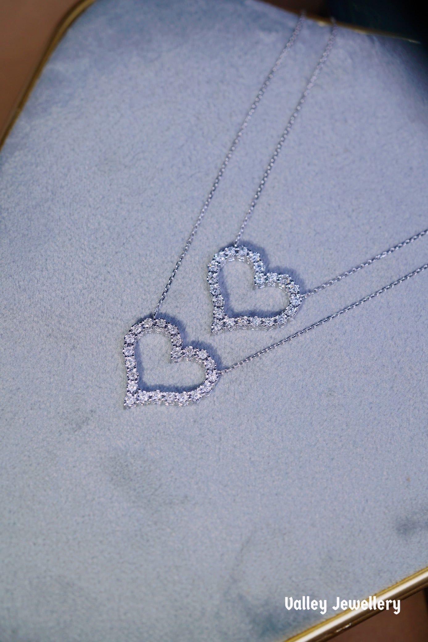 18K Diamonds heart-shaped necklace