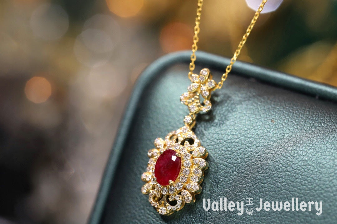 18K Gold Vintage flower ruby necklace