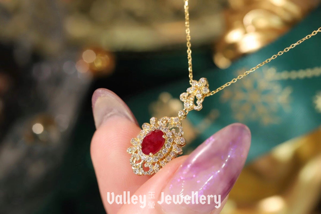 18K Gold Vintage flower ruby necklace