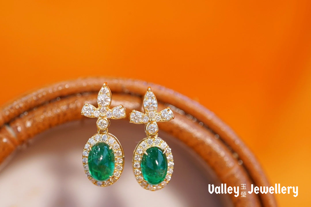 18K Sparkling Emerald Earrings