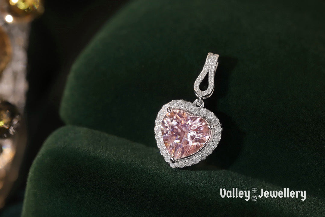 18K gold heart-shaped Morganite pendant