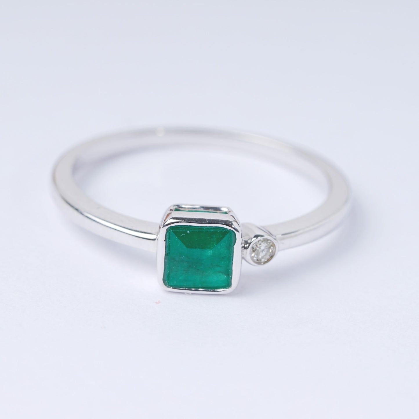 18k Square Emerald Diamond Ring