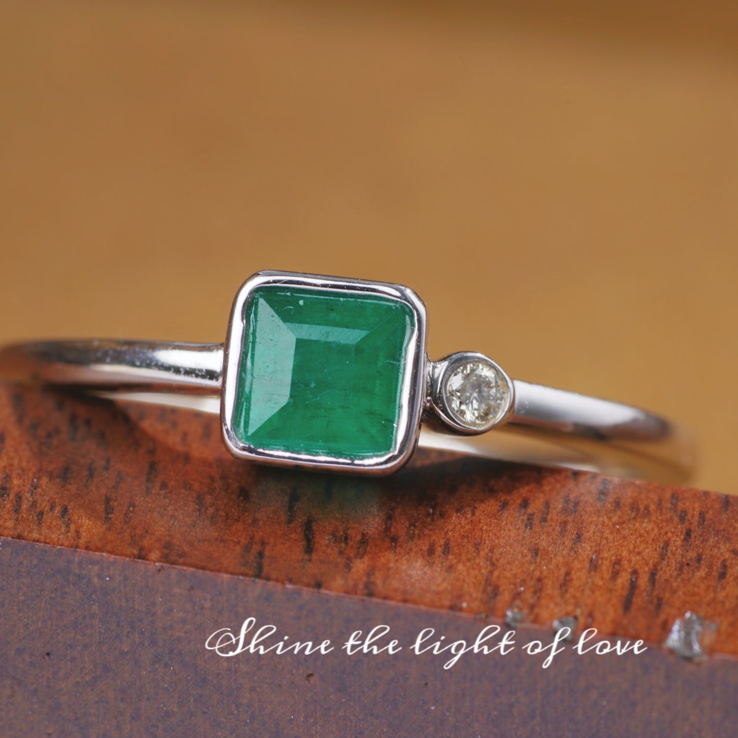 18k Square Emerald Diamond Ring