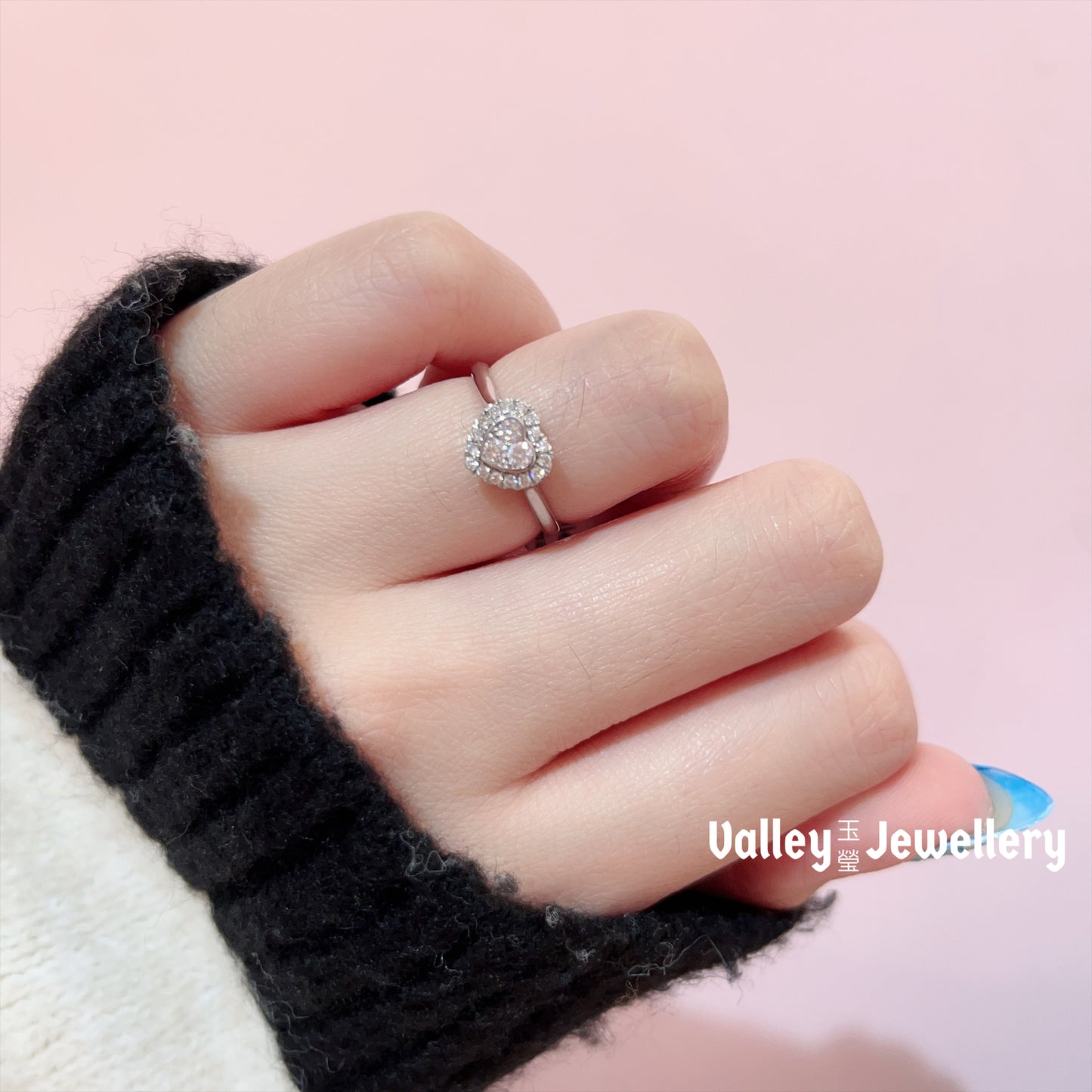 18K Sparkling Heart Diamond Ring