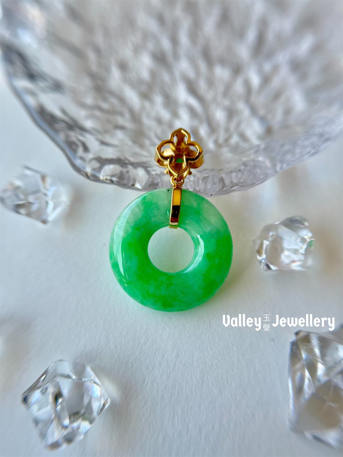 18K Gold Jadeite Pendant