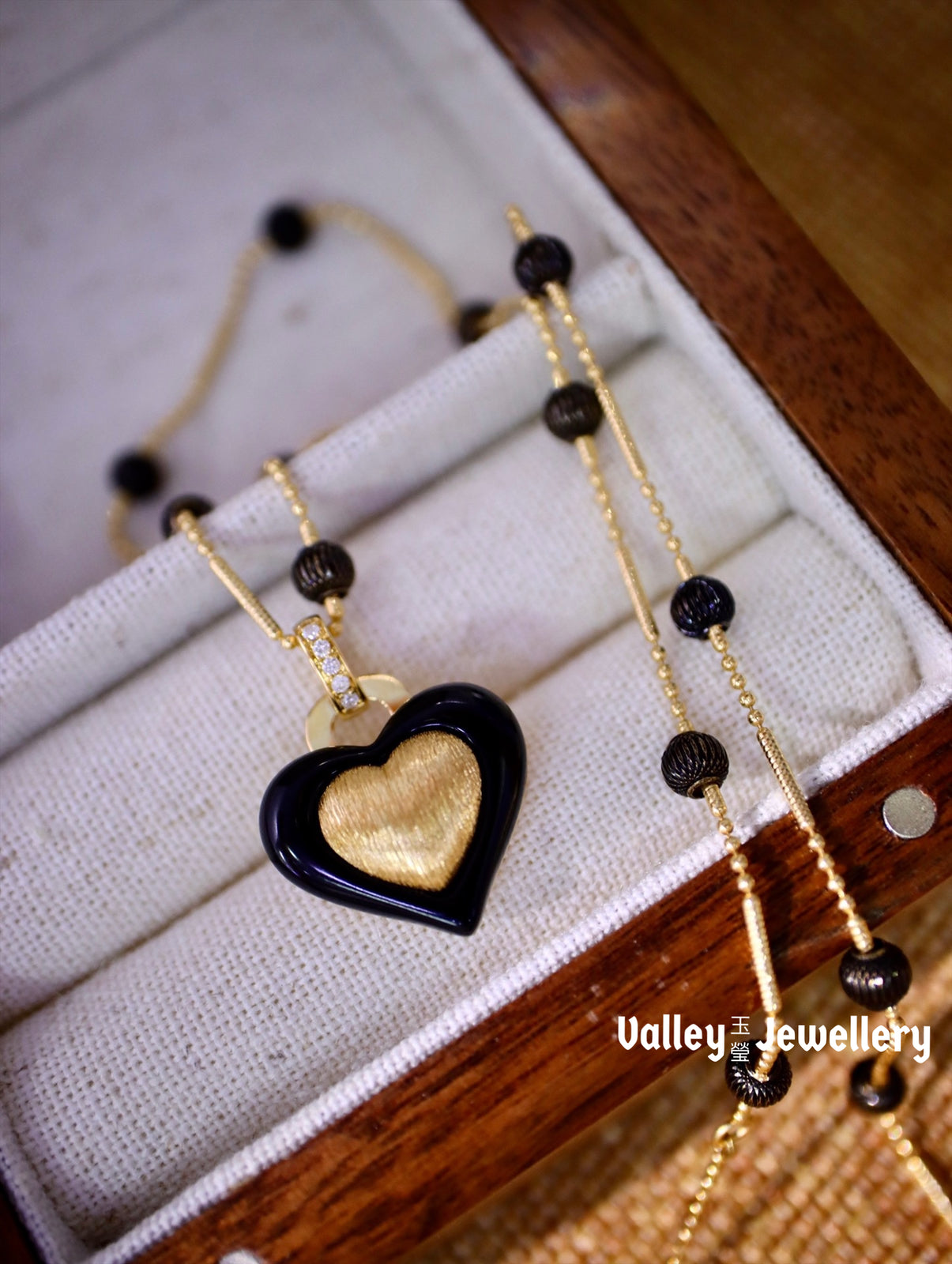 18K Black Agate Heart Pendant